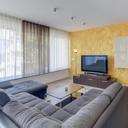 Apartamento Family Friendly With A Swimming Pool Nska, Krk - 23811 *